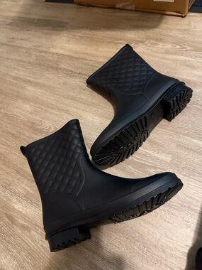 NEW Quilted Black Waterproof Women's Ankle Rain Boots
